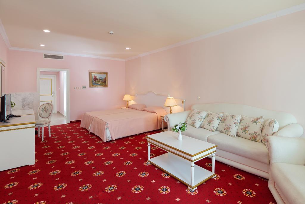 Planeta Hotel & Aquapark Free Beach Access Sluneční pobřeží Exteriér fotografie A room at the hotel