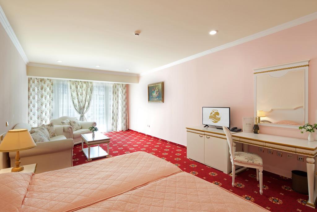 Planeta Hotel & Aquapark Free Beach Access Sluneční pobřeží Exteriér fotografie A room at the hotel